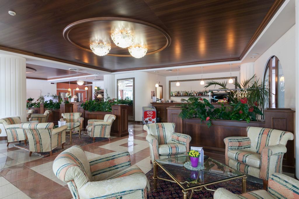 Hotel Miramonti Баньо-ди-Романья Экстерьер фото